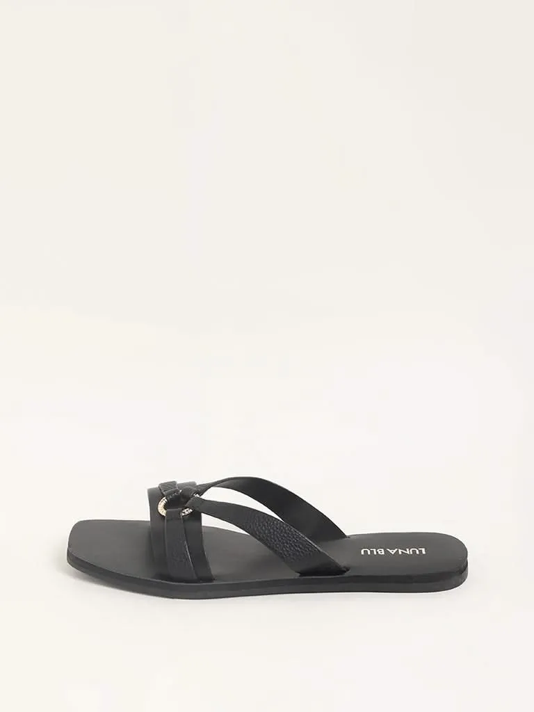 LUNA BLU Black V Strap Sandals